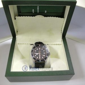 Tudor replica black bay selfwinding black cinturino pelle orologio replica