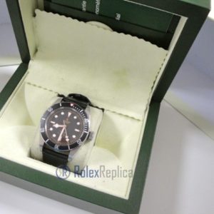 Alternative view of Tudor replica black bay selfwinding black cinturino pelle orologio replica