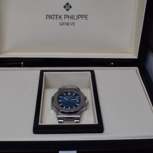 Alternative view of Patek philippe replica nautilus 5711 blue dial