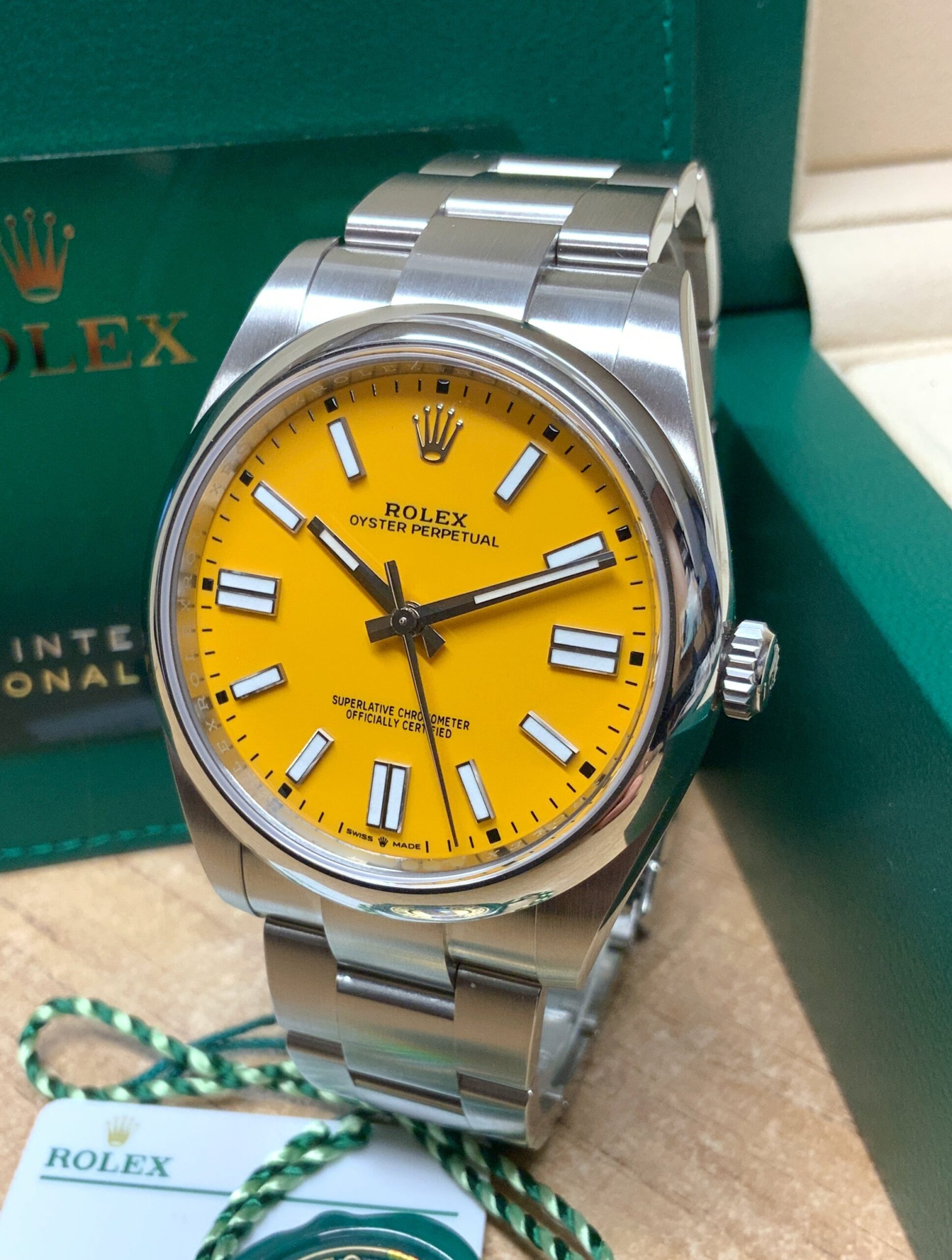 Rolex replica Oyster Perpetual 41 124300 yellow dial new my2020 - immagine 2