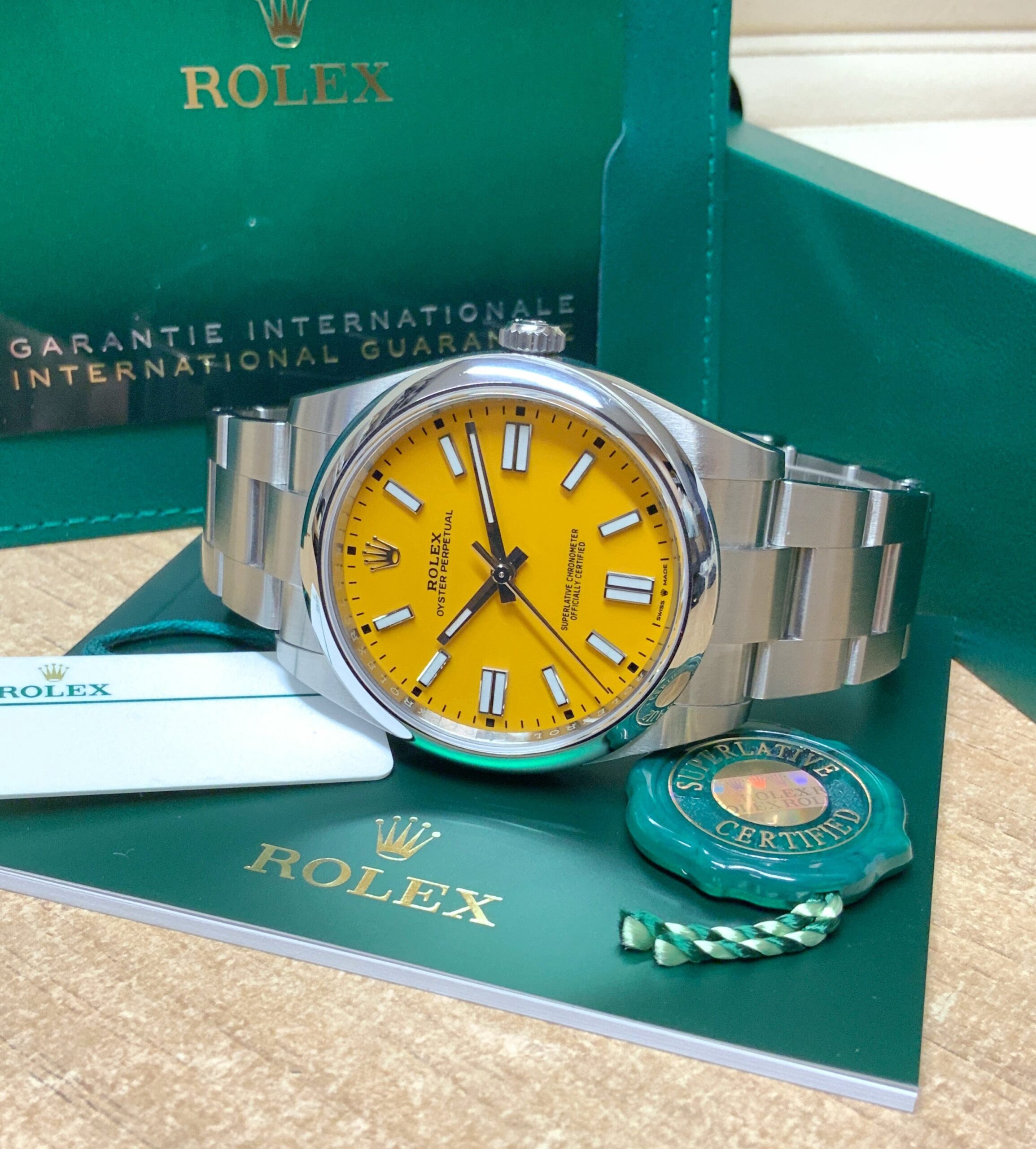Rolex replica Oyster Perpetual 41 124300 yellow dial new my2020 - immagine 8