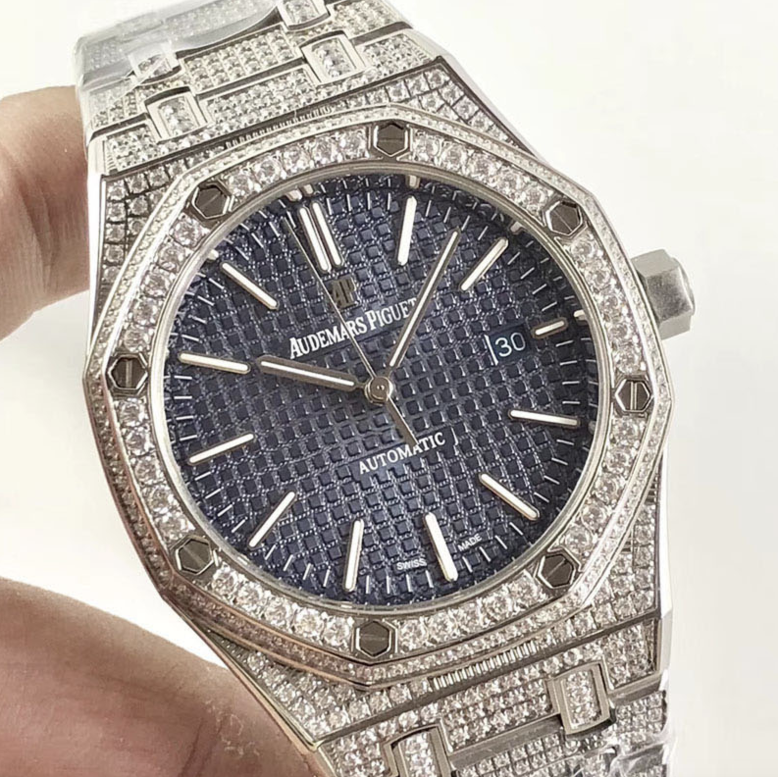 Audemars piguet replica royal oak 41mm white gold full paved diamonds blue dial - immagine 10