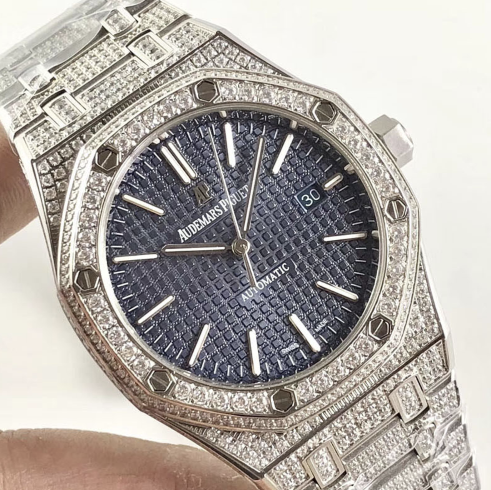 Audemars piguet replica royal oak 41mm white gold full paved diamonds blue dial - immagine 11