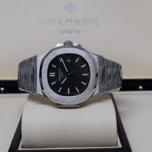 Alternative view of Patek philippe replica nautilus 5711 green dial
