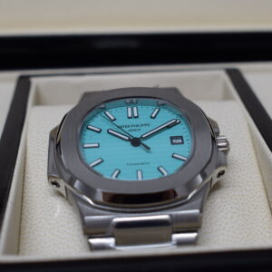 Alternative view of Patek philippe replica nautilus 5711 tiffany dial