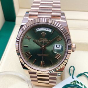 Rolex replica Day-Date 40 228235 Rose Gold olive dial