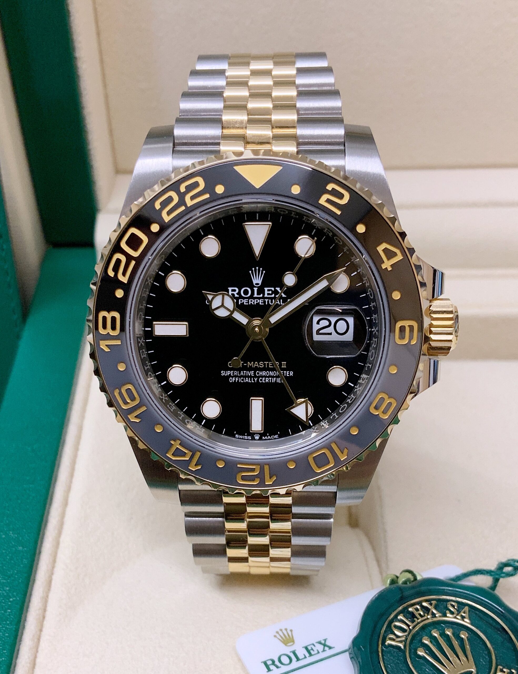 Rolex replica GMT Master II 126713GRNR