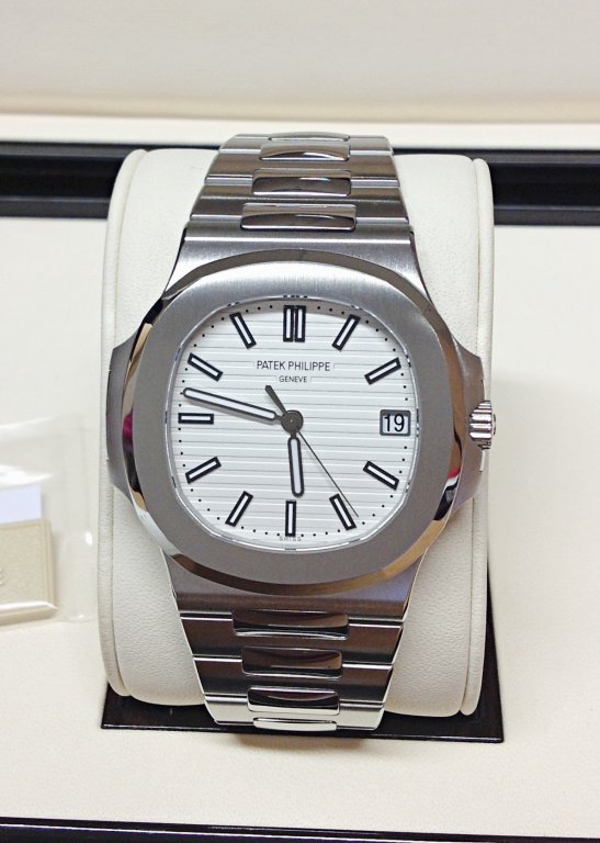 PATEK PHILIPPE 5711 NAUTILUS REPLICA WHITE DIAL 324SC CLONE MOVEMENT