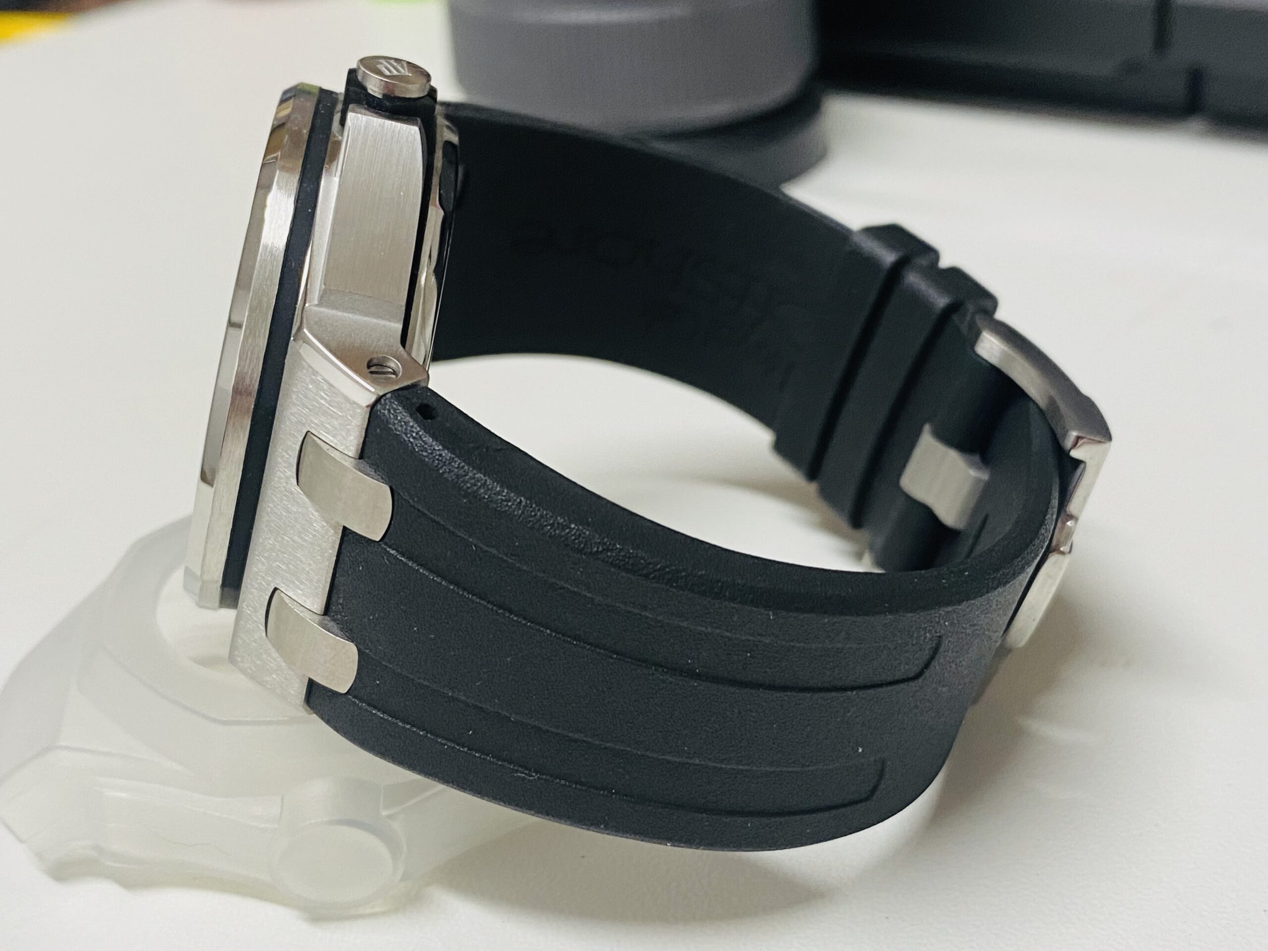 Audemars Piguet replica Royal Oak Offshore Diver 15710ST white dial - immagine 4