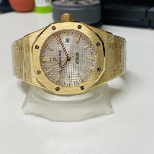 Alternative view of Audemars Piguet replica royal oak yellow gold 15500 argentèè dial