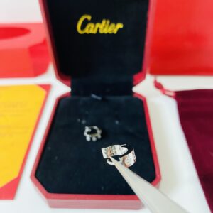 Alternative view of Cartier orecchini love oro bianco replica gioielli