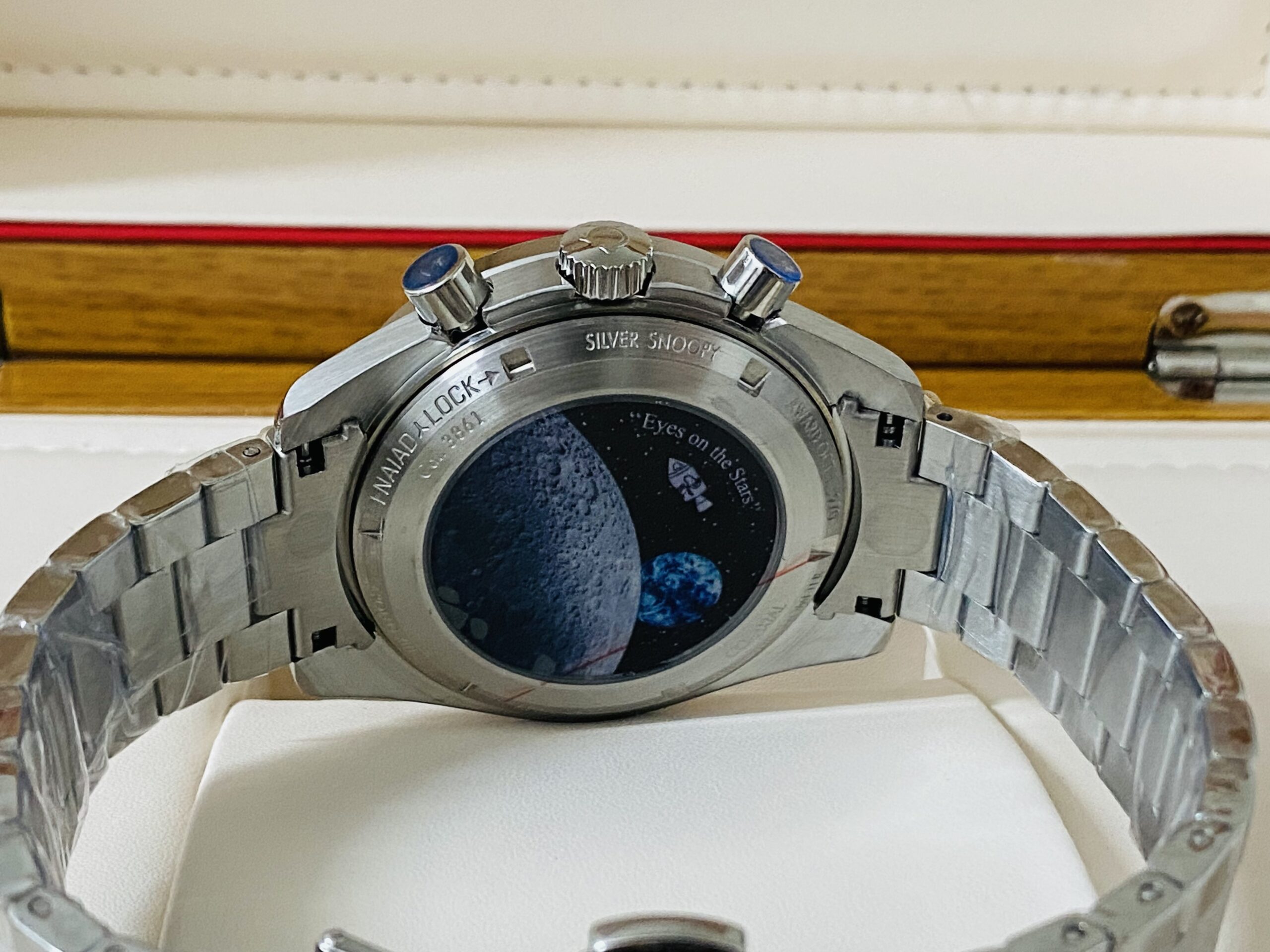 Omega replica speedmaster snoopy 50th anniversary - immagine 5
