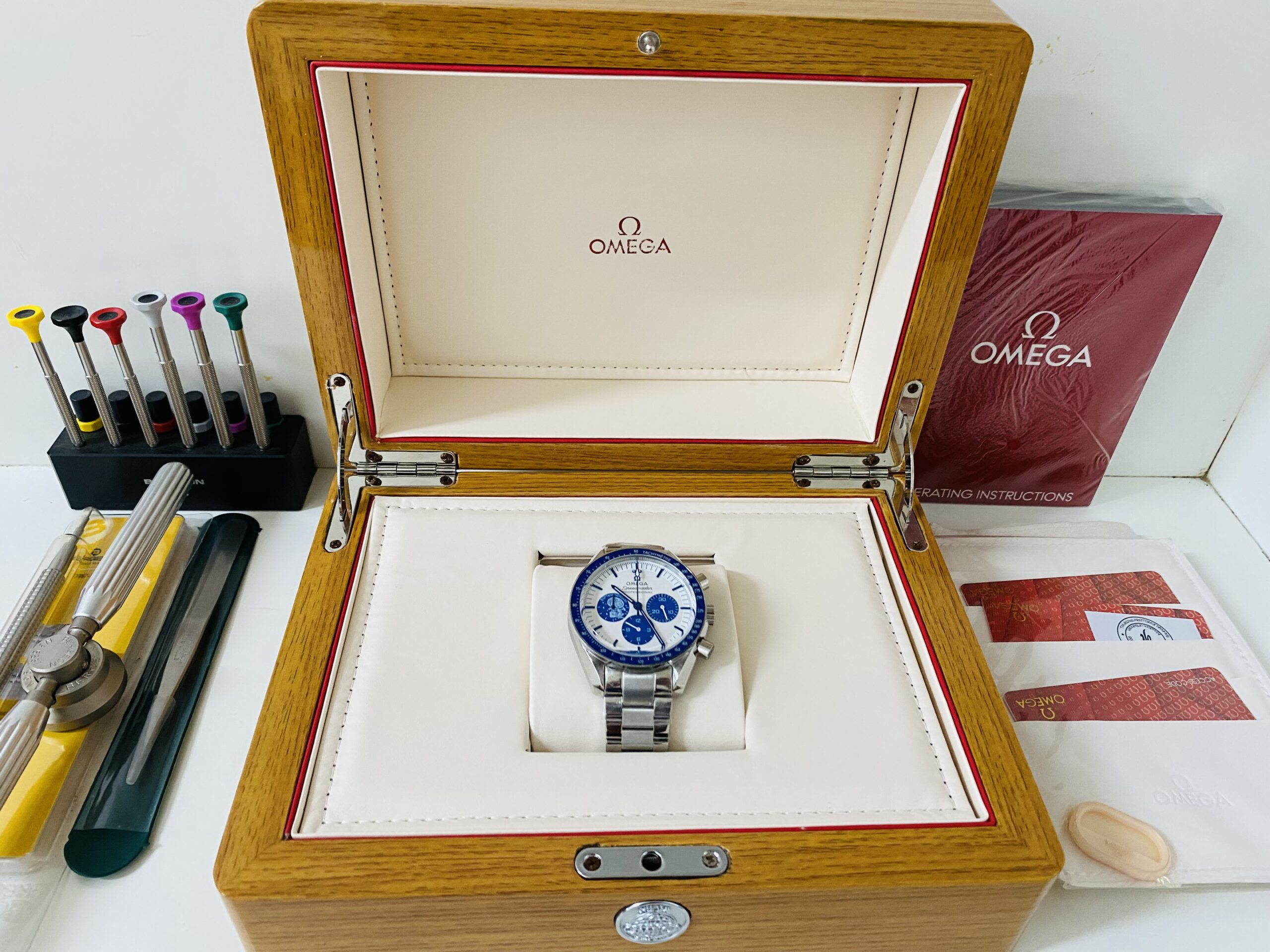 Omega replica speedmaster snoopy 50th anniversary - immagine 2