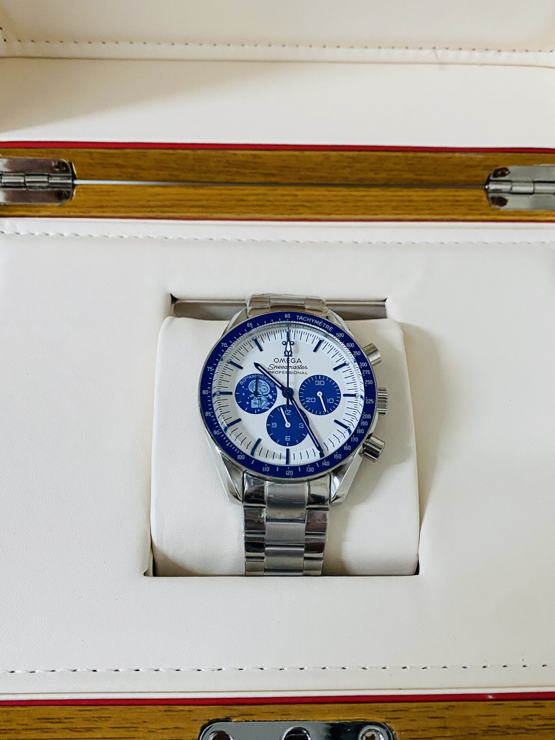 Omega replica speedmaster snoopy 50th anniversary - immagine 3