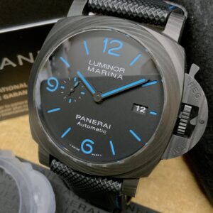 Alternative view of Panerai replica Luminor Marina Carbotech 44mm PAM01661